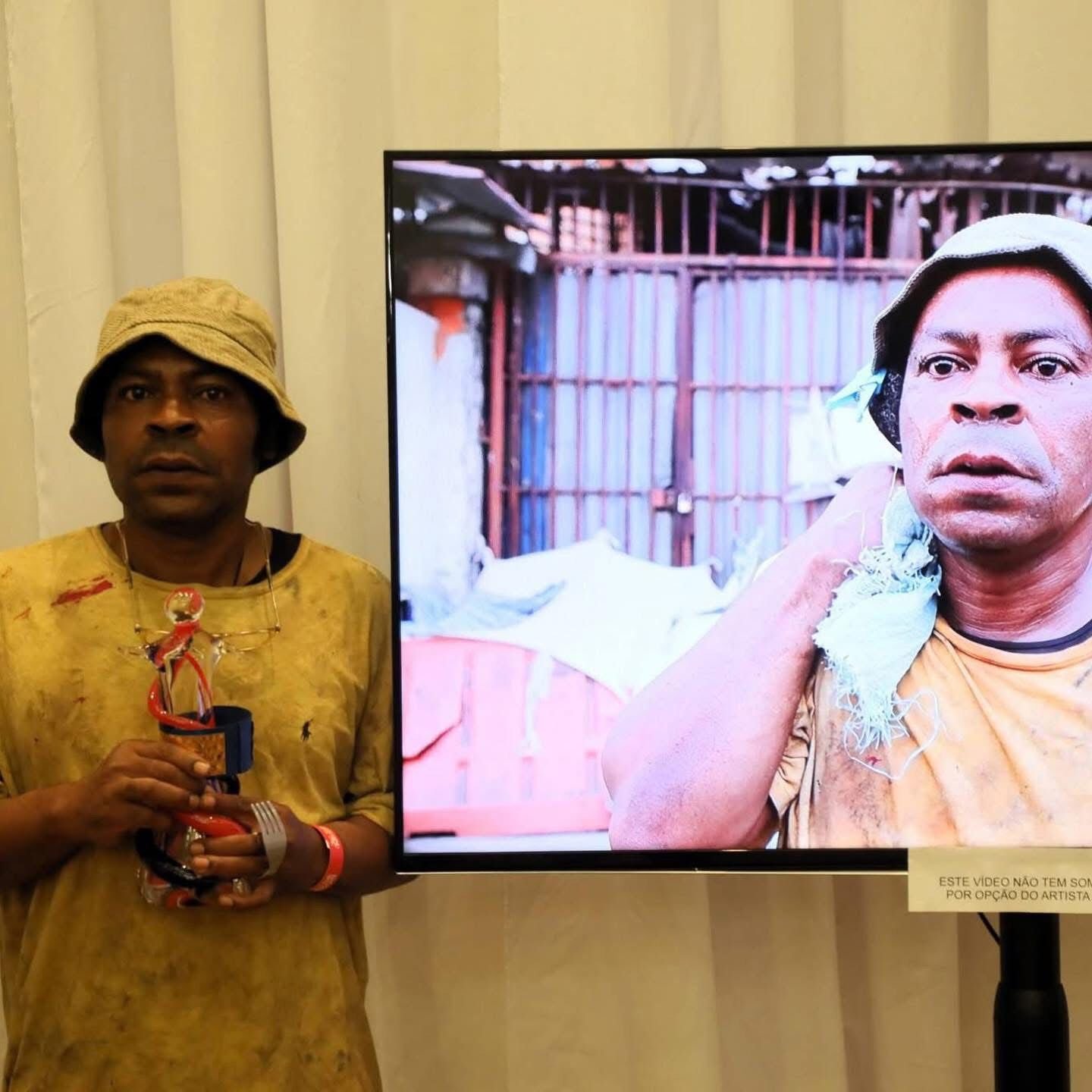 Arte angolana em destaque: Mussunda N’zombo vence Prémio ENSA Performance